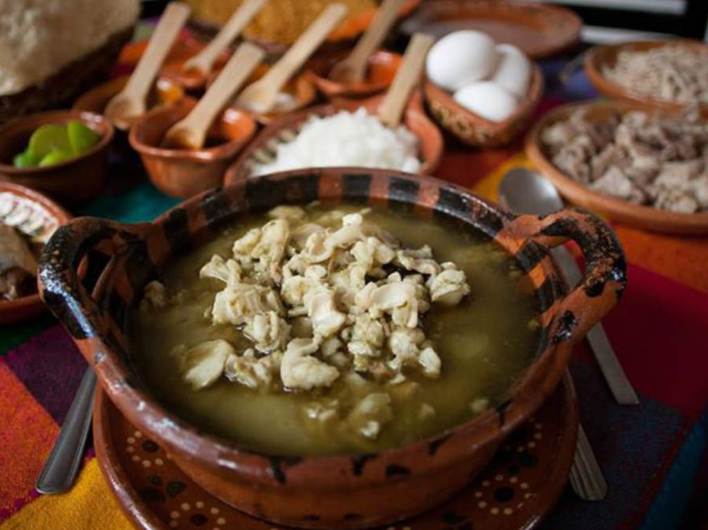 antojitos mexicanos gigantes pozole