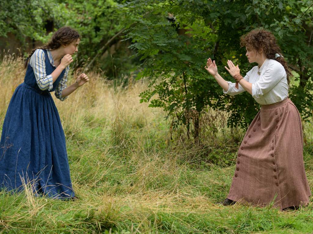 Enola Holmes con Helena Bonham Carter