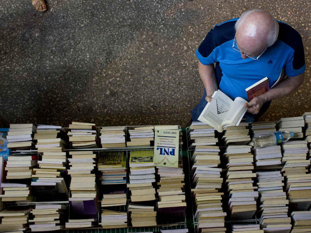 fce libros con dinero de la subastasubasta