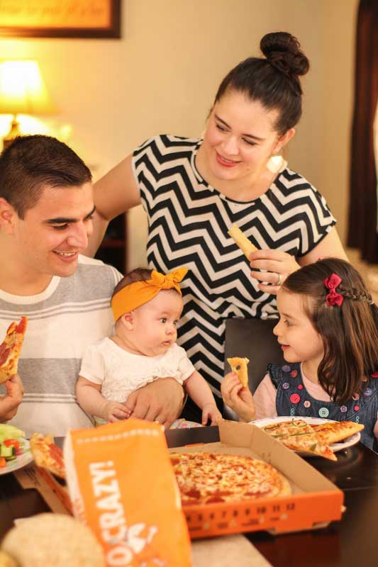 Deleita a tu paladar con pizza pizza, perfecta para compartir en familia y amigos