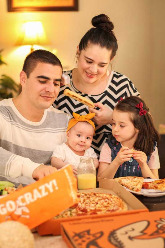 Deleita a tu paladar con pizza pizza, perfecta para compartir en familia y amigos