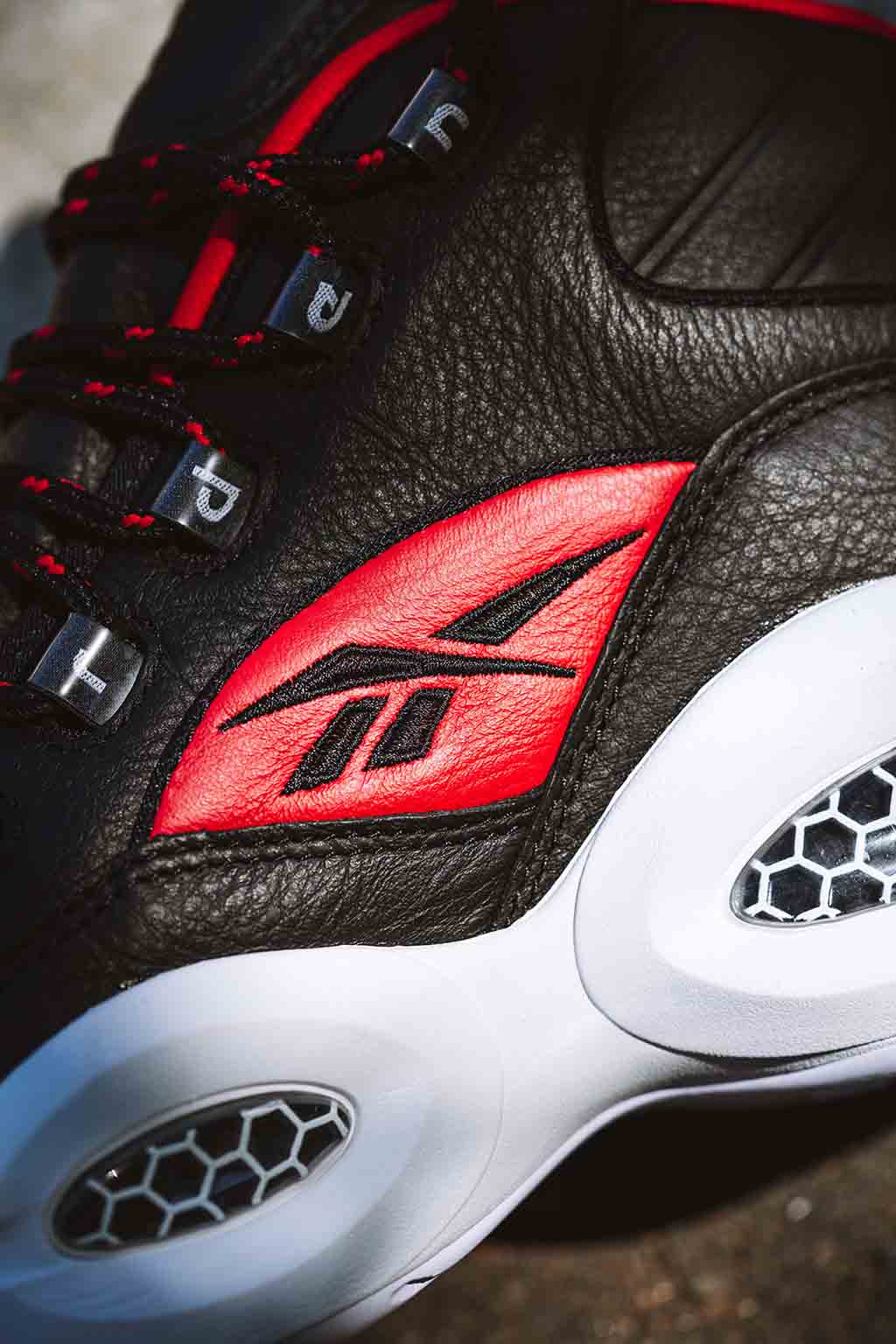 Reebok Question Mid OG Meets OG: homenaje a Iverson y Harden 1