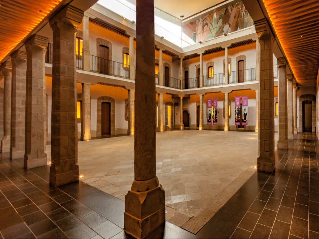 El antiguo Hotel de Cortés se transformó en el Museo Kaluz