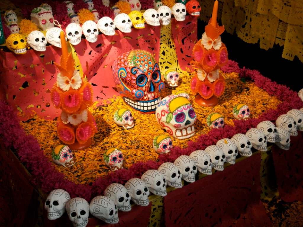 Noche de Muertos en Michoacán ofrenda