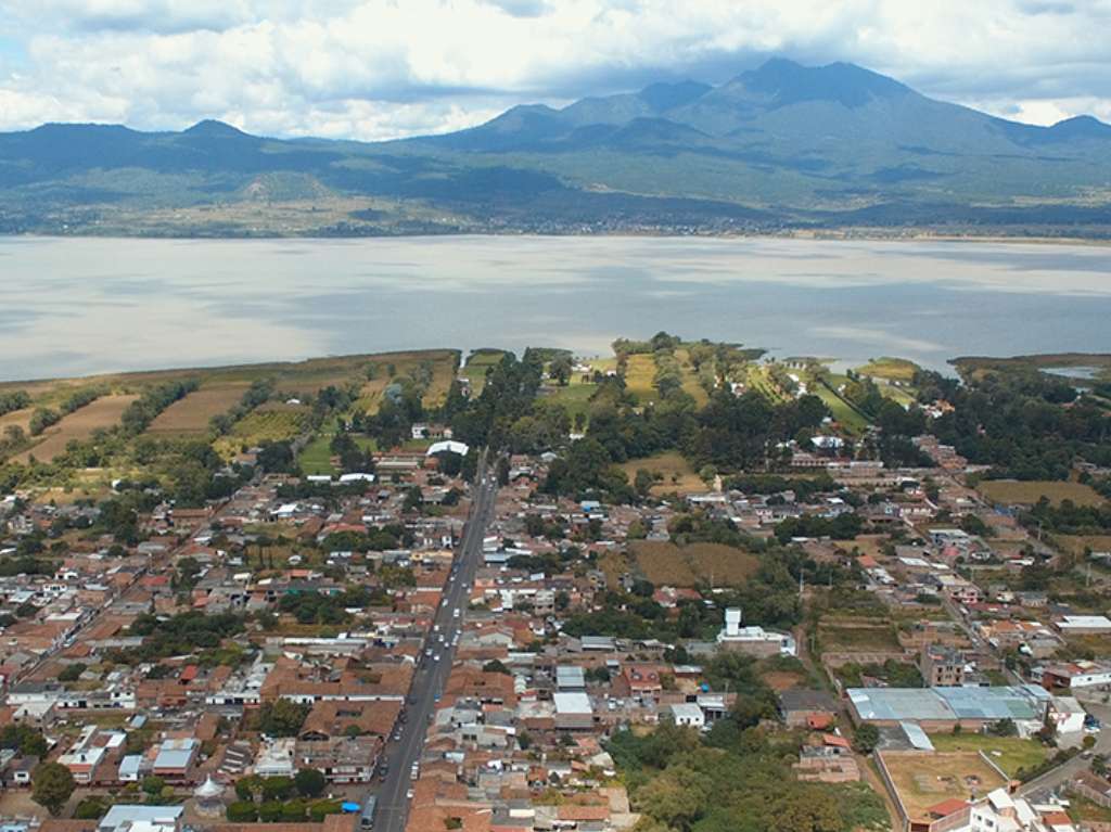  Noche de Muertos en Michoacán pueblo