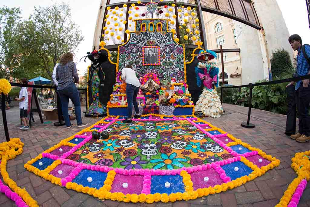 Día de Muertos: Elementos que no deben faltar en tu ofrenda 0