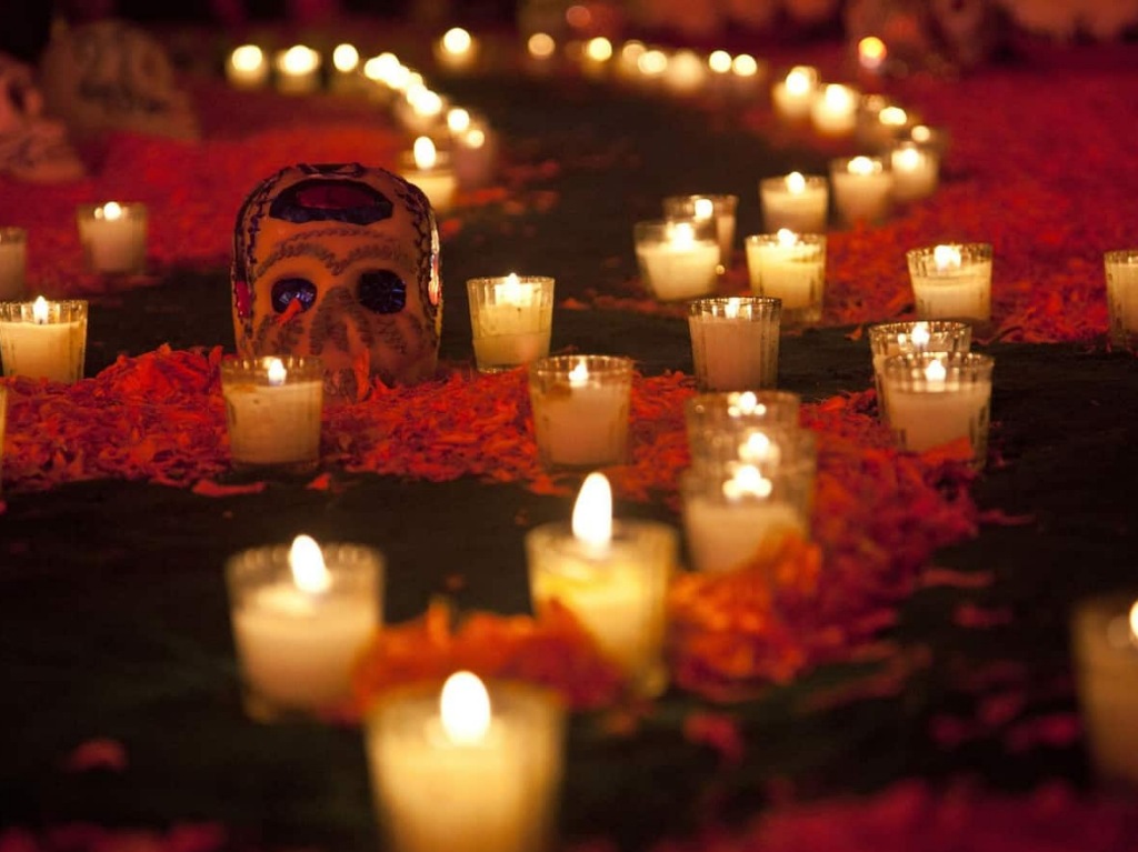 ¡Disfruta del Día de Muertos y un Halloween con Alice Cooper en AirBnb!