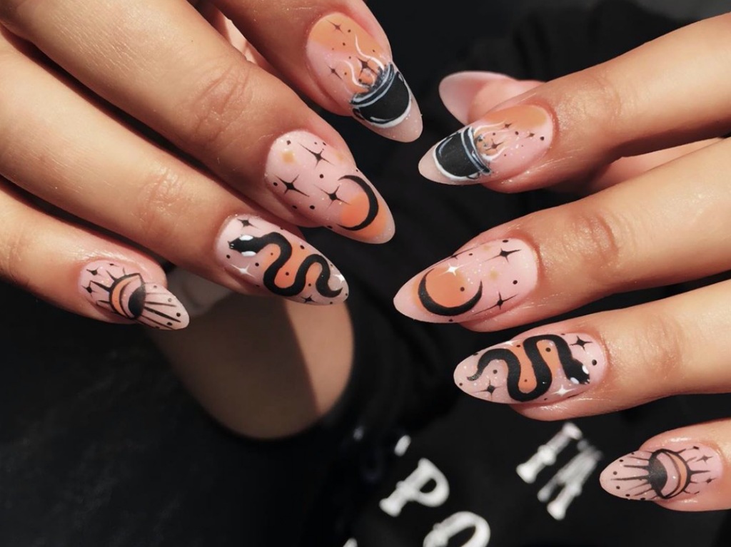 Checa estos escalofriantes y divertidos diseños de uñas para Halloween! |  Dónde Ir