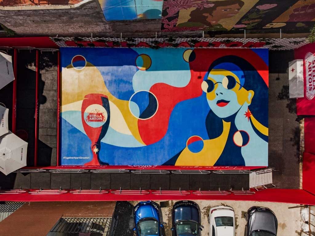 Together Apart Street Art: una iniciativa de Stella Artois que hace uso del arte urbano para unir a las personas de una manera segura y original 0
