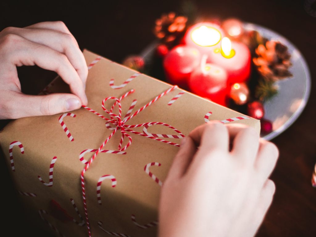 Ideas creativas y únicas para envolver tu regalo de Navidad