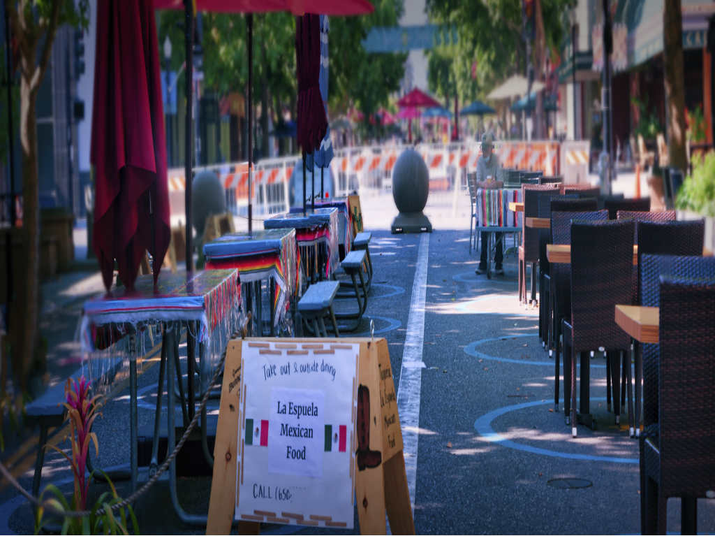 CDMX condonará impuestos sobre nóminas a restaurantes