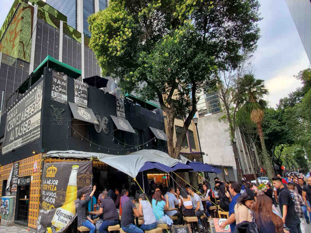 Bares y antros podrán abrir como restaurantes en CDMX