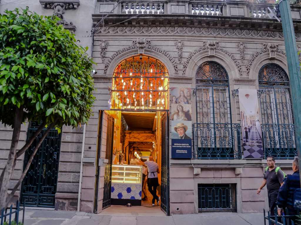 tres-abejas-4 lugares en la CDMX para salir a cenar y relajarte