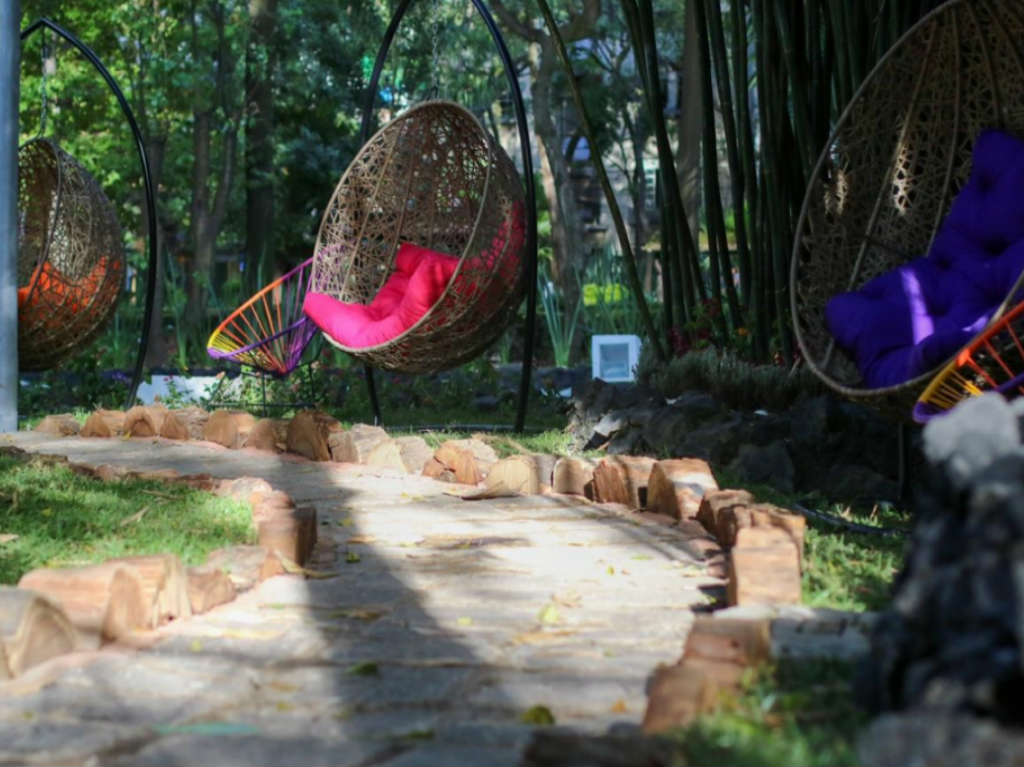Audiorama en Parque México: un espacio al aire libre ¡y con biblioteca!