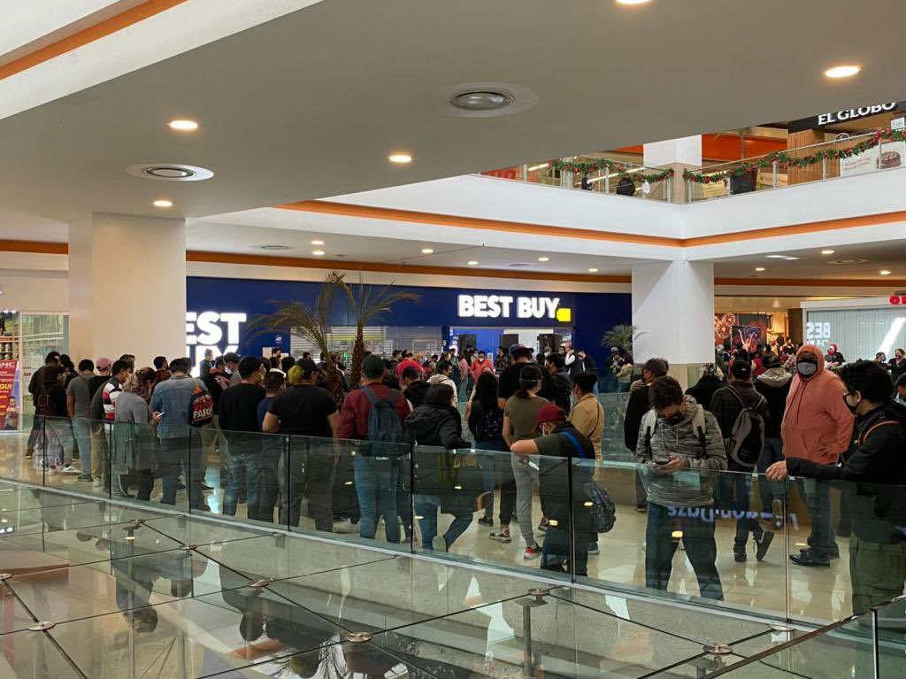 best buy cieere de tiendas provoca caos y filas