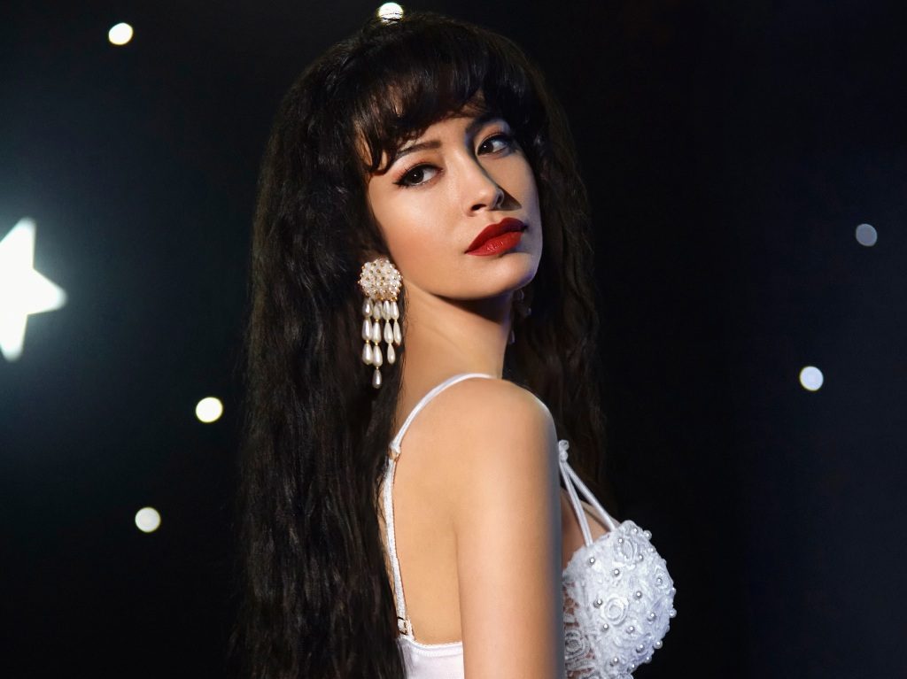 christian Serratos nos cuenta sobre su experiencia como Selena en la serie de Netflix