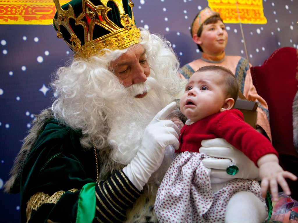 Cancelan fotos con Reyes Magos y Santa Claus en CDMX