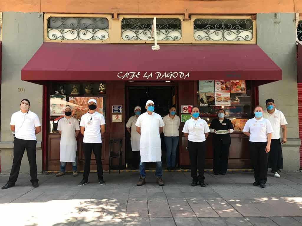 Café La Pagoda reabre con mesas al aire libre
