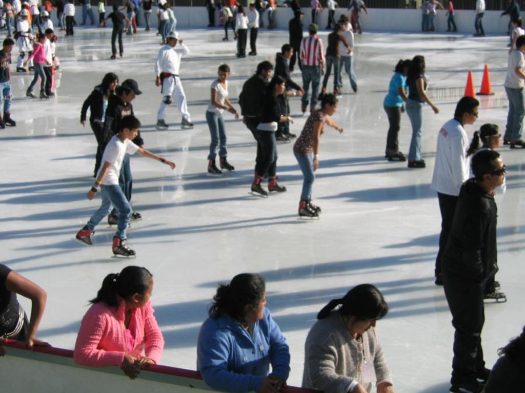 Pista de Hielo en Iztapalapa abrirá cuando estemos en semáforo verde