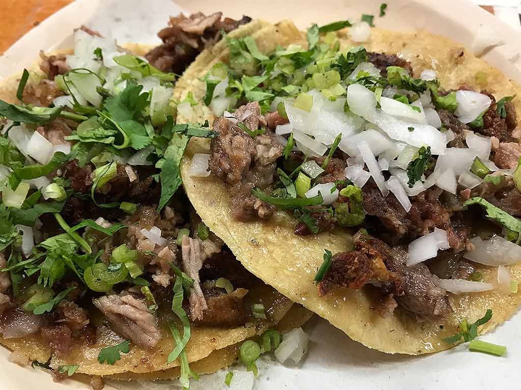 celebra-el-dia-del-taco-en-boturini—los-gueros