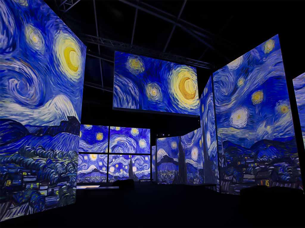 Vive una noche estrellada en Van Gogh Alive: ¡cena inmersiva! 