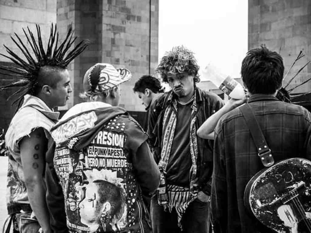 el eterno retorno de jesus y los mutantes expo sobre el punk en mexico archivo