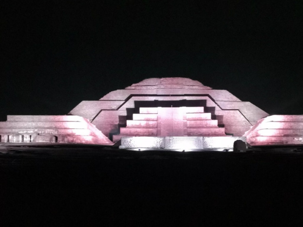 Experiencia Vive Teotihuacán De Noche luces