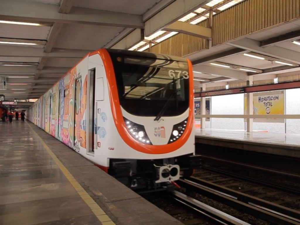 Línea 1 del Metro tren