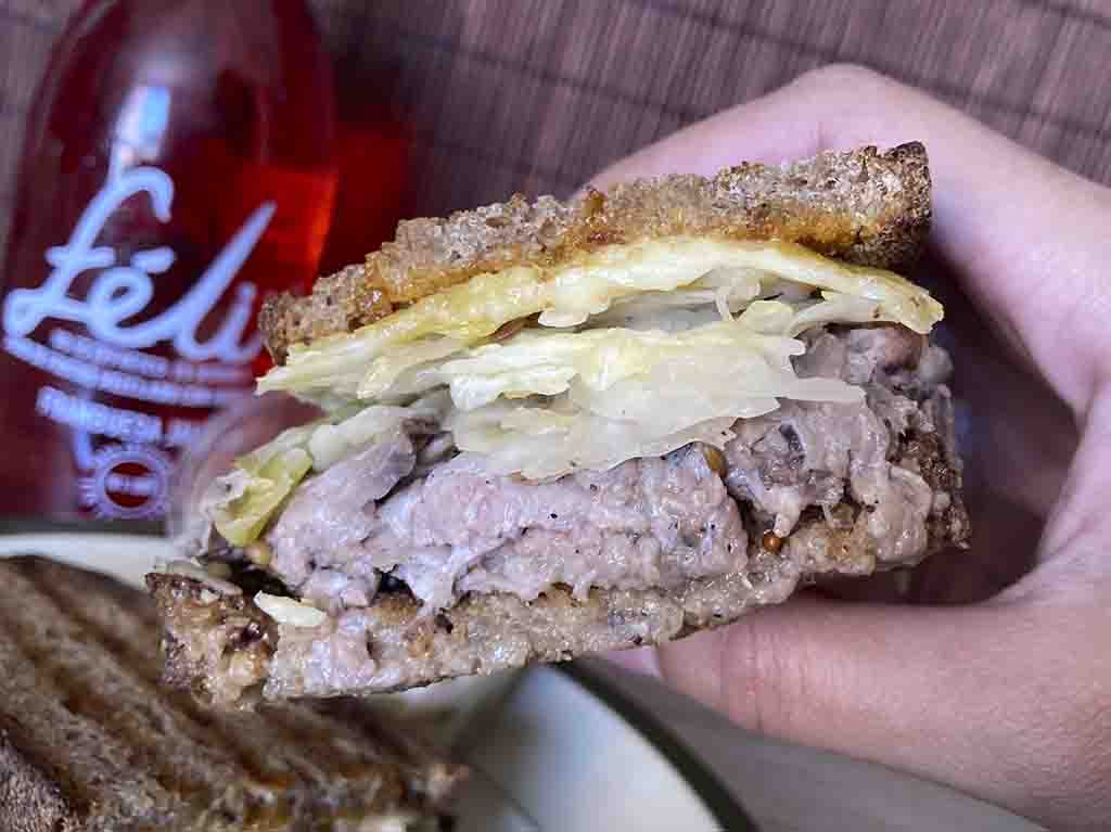 Manana World Deli sandwiches internacionales