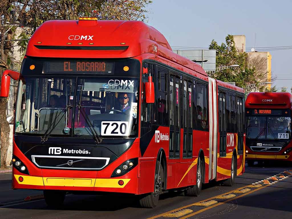 multas en cdmx si invades carril de metrobús