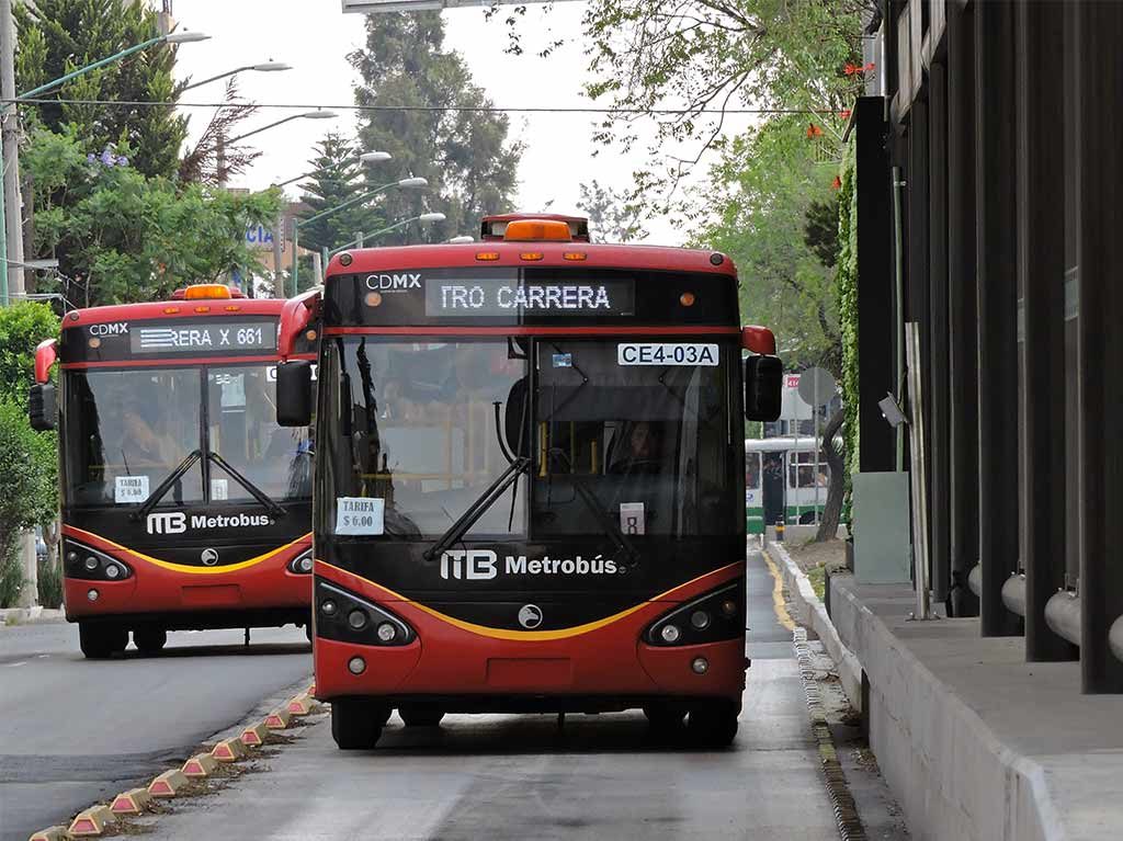 multas en CDMX si invades el carril del Metrobús unidad