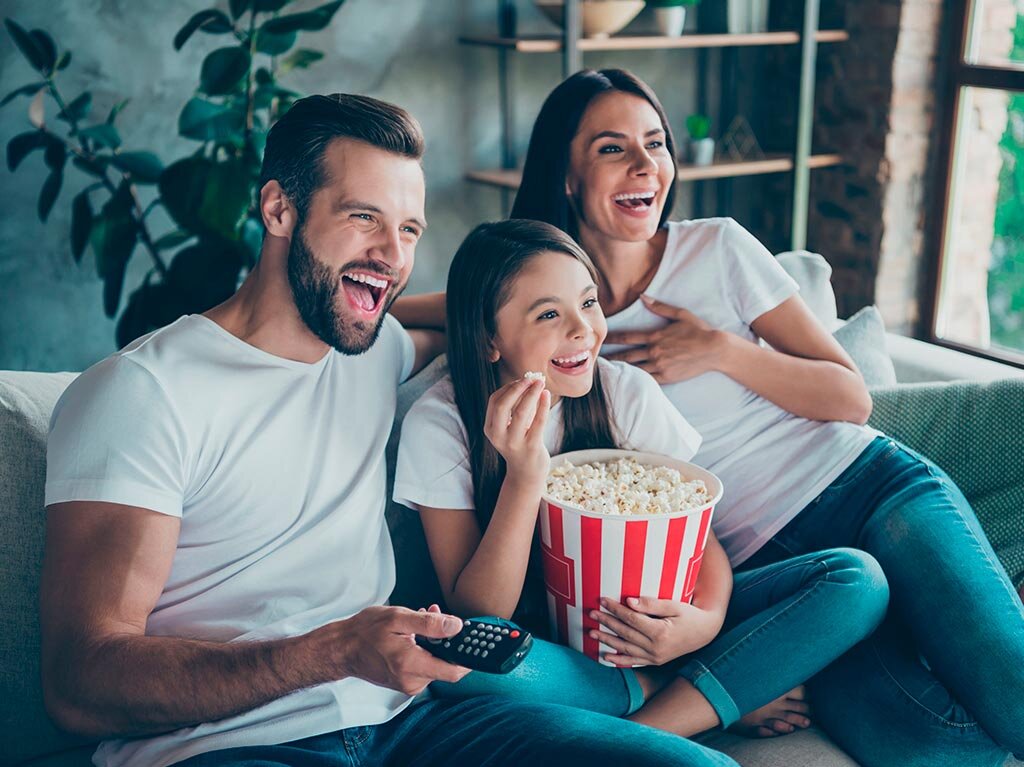 opciones-para-disfrutar-tus-vacaciones-sin-salir-de-casa-tarde-de-peliculas-y-series