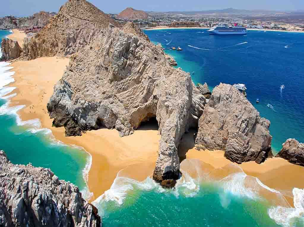 Playa del Divorcio en Los Cabos