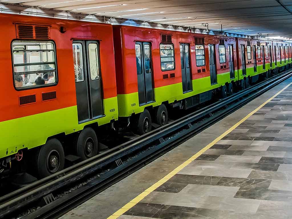 Se descarrila tren del metro CDMX