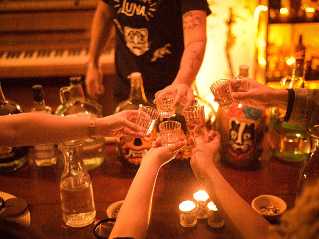 brindis-mezcalero-