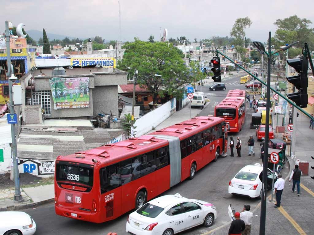 Metrobus emergente en Tláhuac
