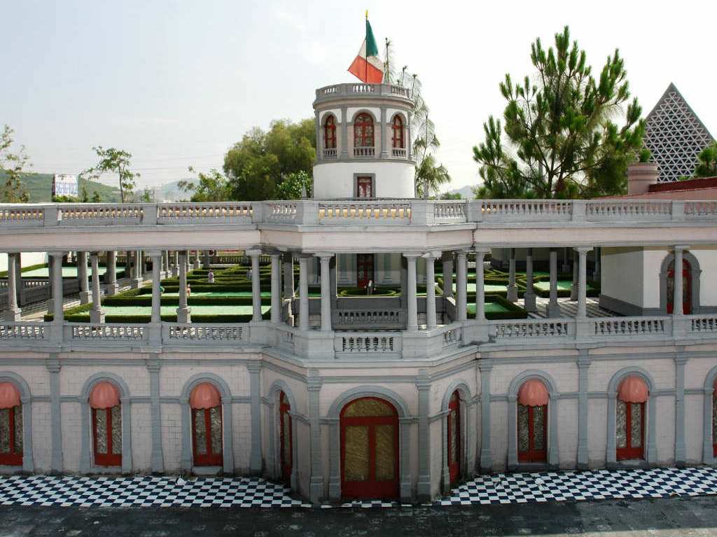 Mini Mundos Castillo de Chapultepec