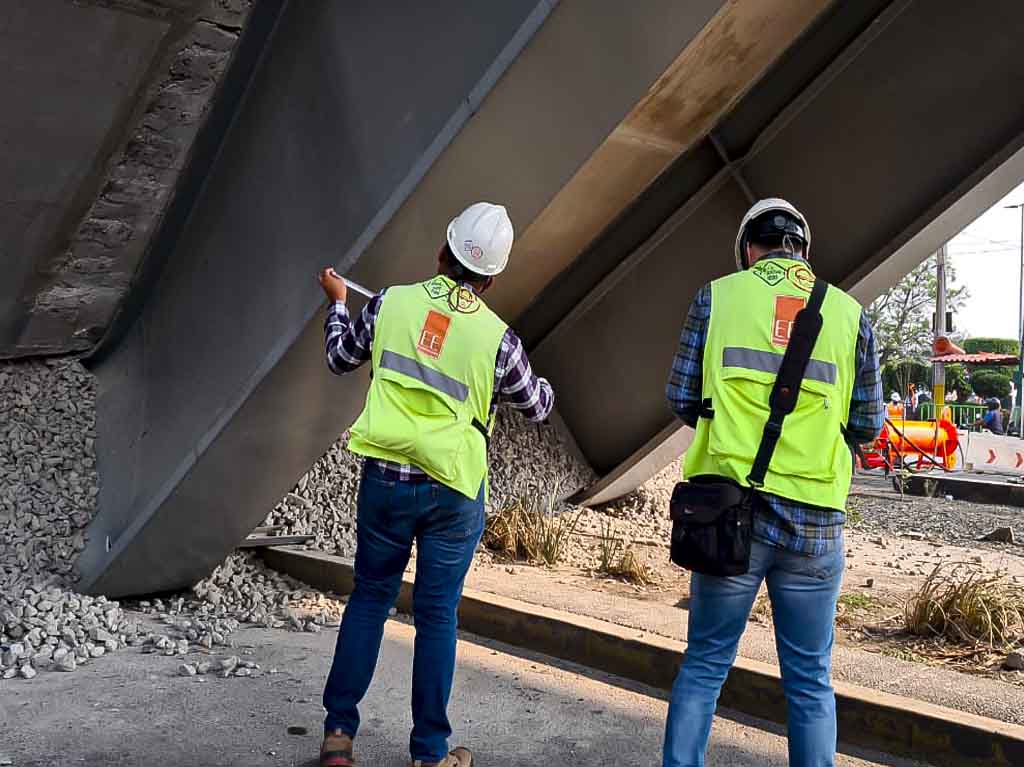 Revisión e inspección del viaducto elevado de la Línea 12