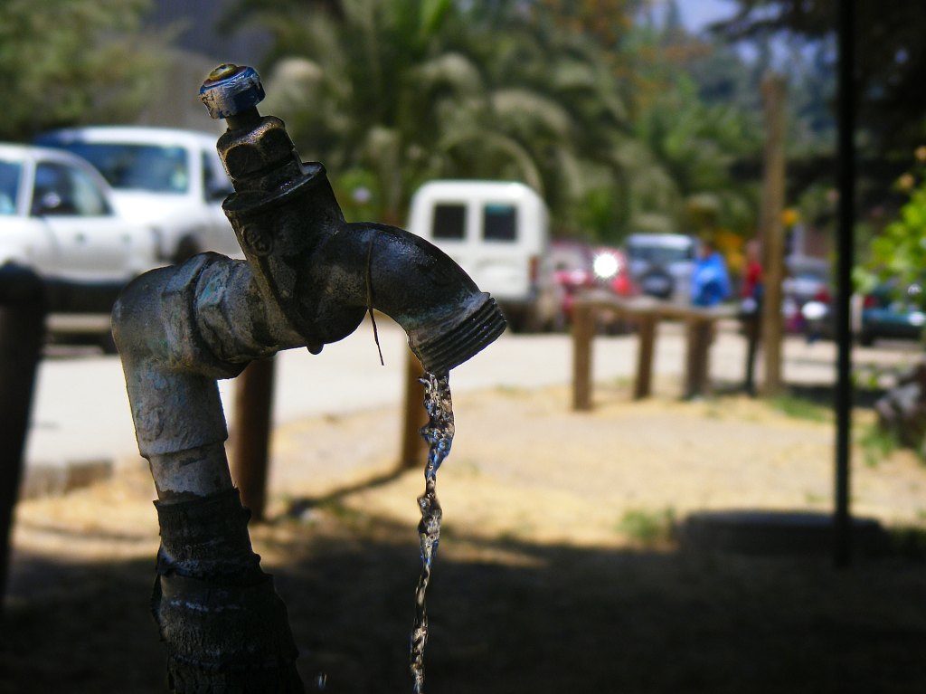reducción de suministro de agua llave