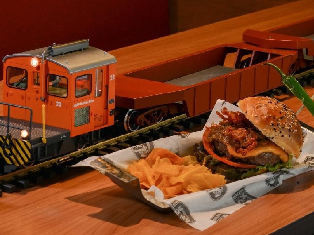 Train Bistro hamburguesa