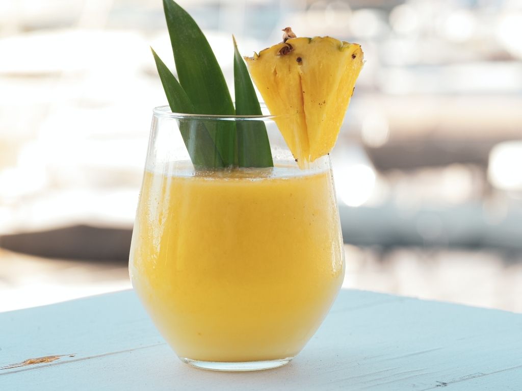 recetas-de-cocteles-frescos-para-el-verano-a-tomar-pina-colada
