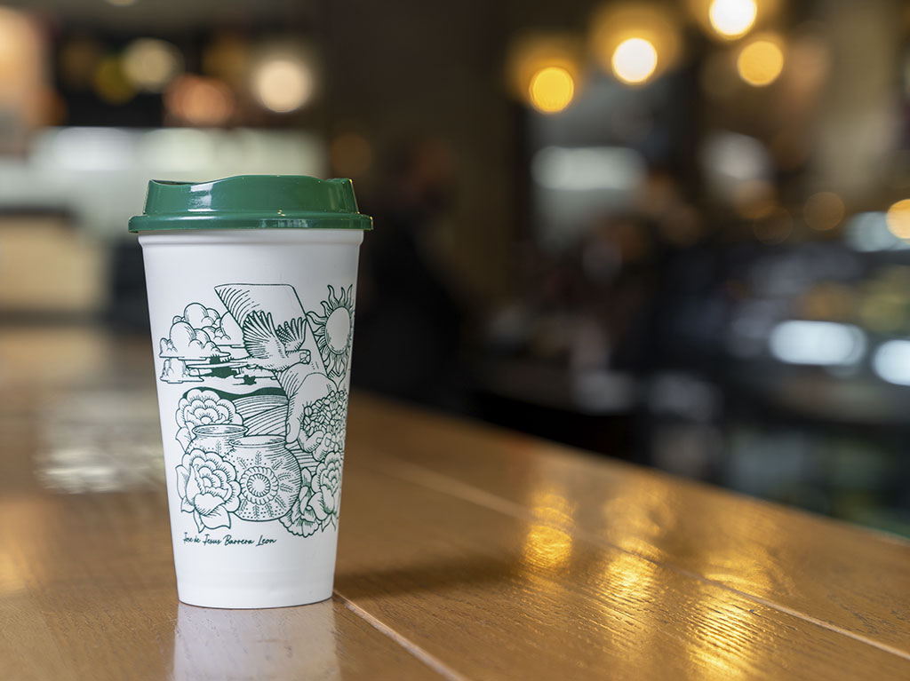 Starbucks honra el legado de la herencia oaxaqueña con un nuevo vaso reusable