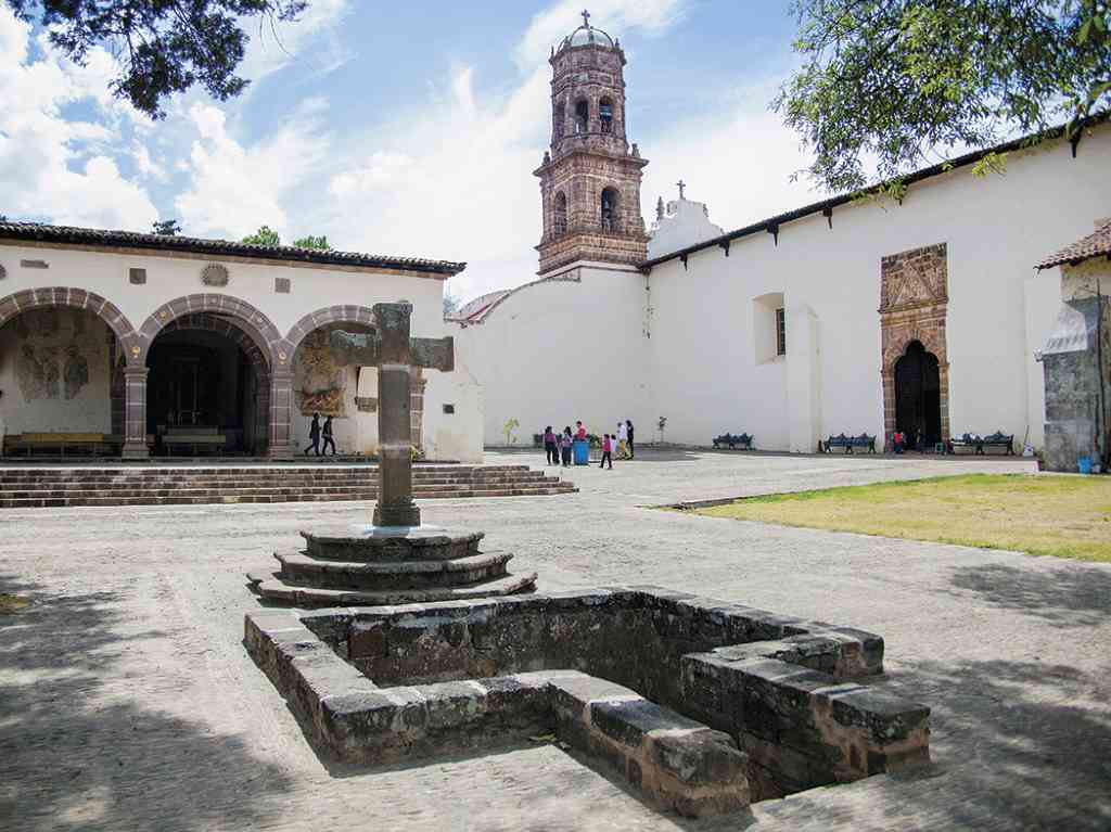 Tzintzuntzan pueblo mágico purépecha que debes explorar Convento Franciscano