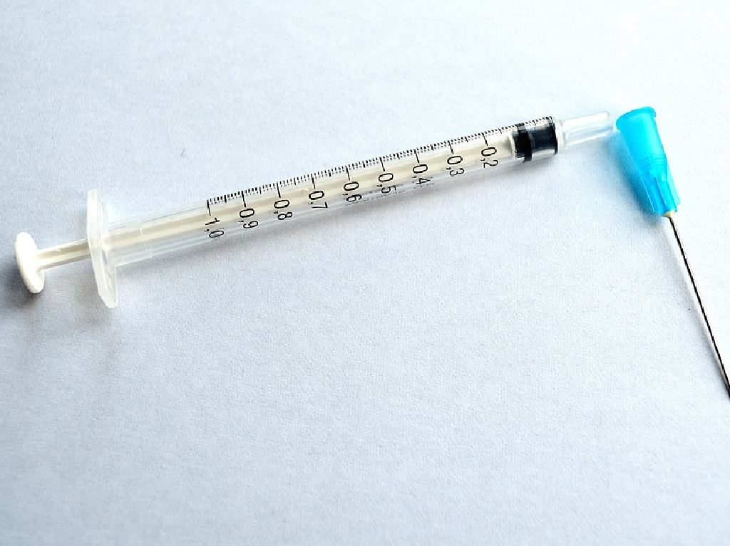 Vacuna contra el VIH jeringa