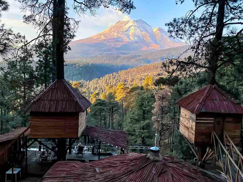 Aldea Pachamama: casas en los árboles con vista al Popocatépetl