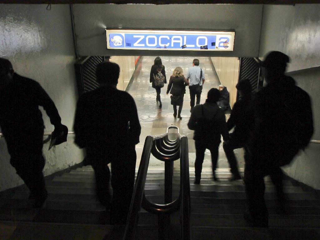 estacion-del-metro-zocalo-cambia-de-nombre-entrada