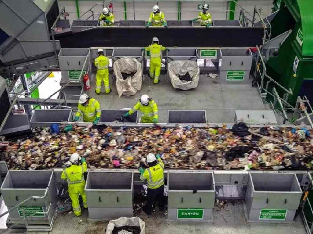 Inauguran planta de separación de basura en CDMX Portada