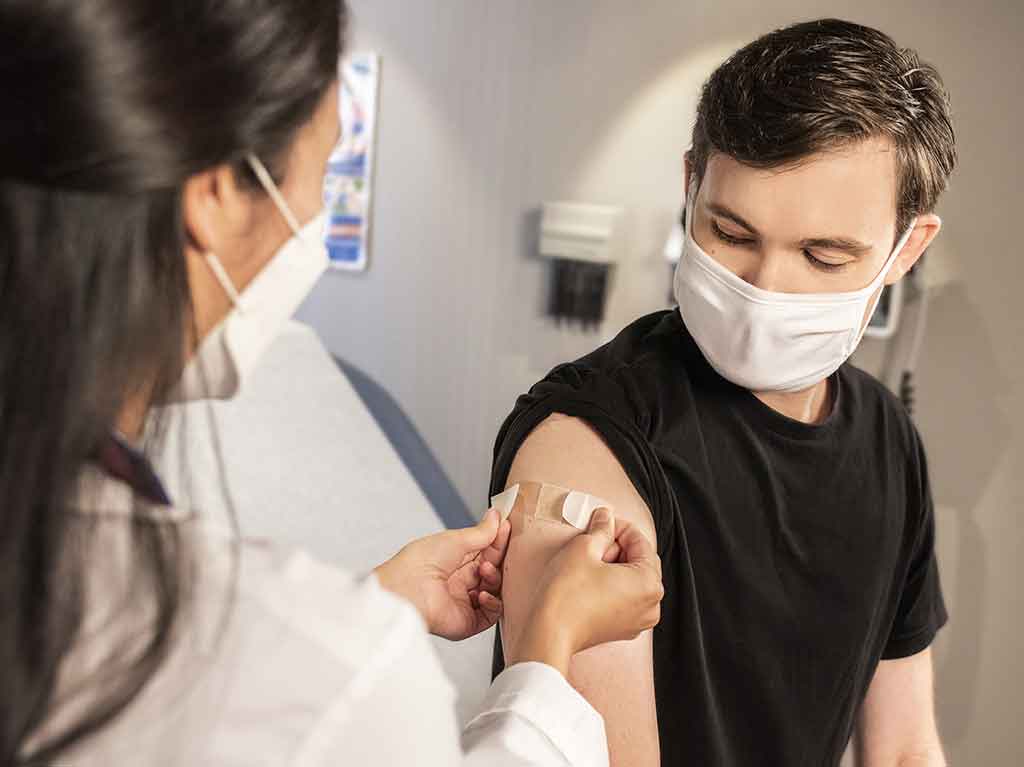Se abre registro de vacunación para mayores de 18 años