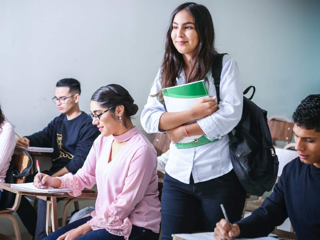 Resultados de ingreso a la secundaria y la preparatoria Salón de clases