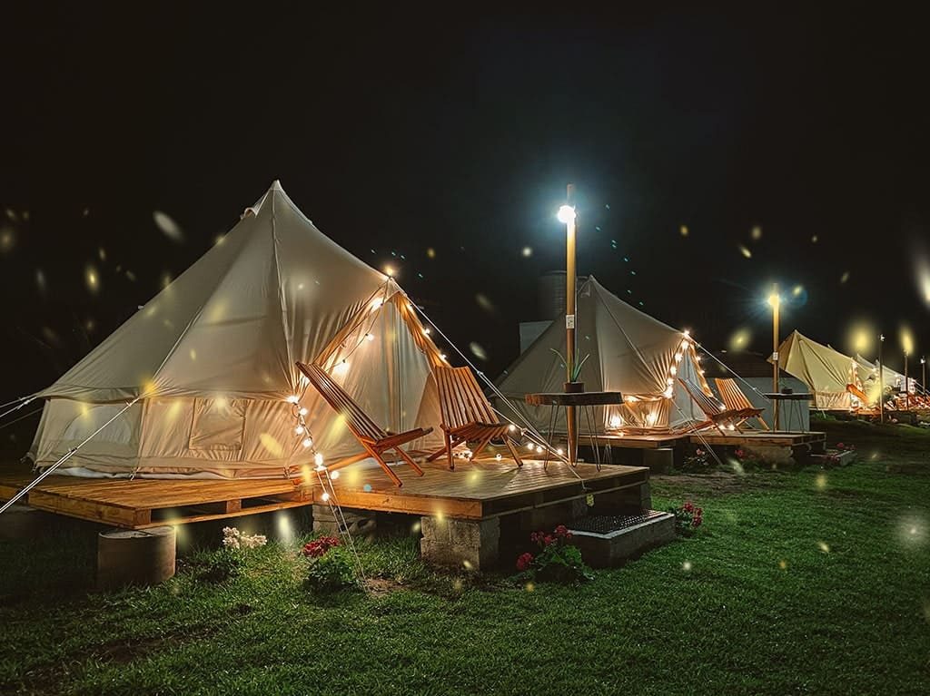 Glamping Octli: el nuevo campamento de lujo cerca del Santuario de las Luciérnagas
